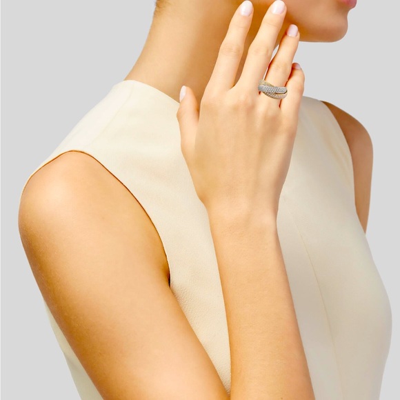 Cartier  Trinity model diamond rolling ring in 18 k white yellow and rose gold - Picture 4 of 7